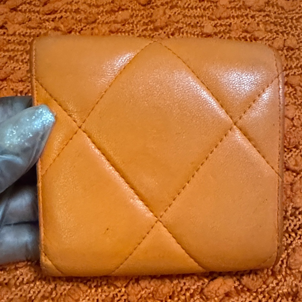 Chanel Gold Logo Orange Quilted Wallet - Picture 2 of 13
